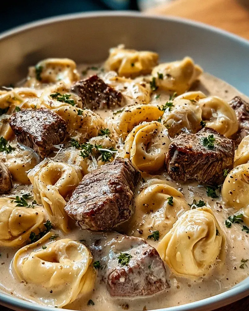 Cracked Garlic Steak Tortellini in Creamhouse Sauce – Schritt 2