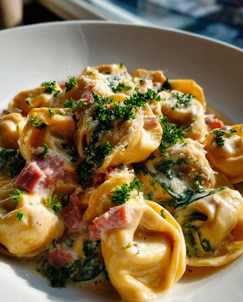 Cremige Tortellini mit Rinderschinken-Sauce – Lecker & Schnell