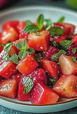 Erdbeer-Wassermelonen-Salat mit erfrischendem Honig