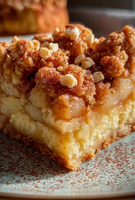 Marmorierter Apfel-Streuselkuchen mit Zimt und Nüssen